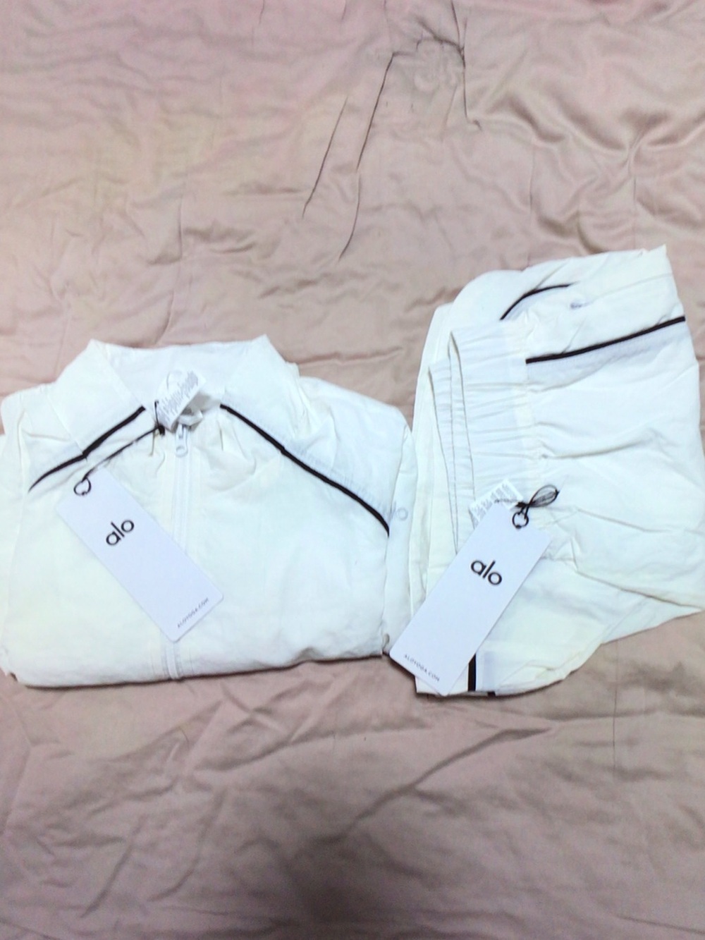 ALO Yoga Set White Cropped Bomber Jacket with Short - Picture 3 of 7